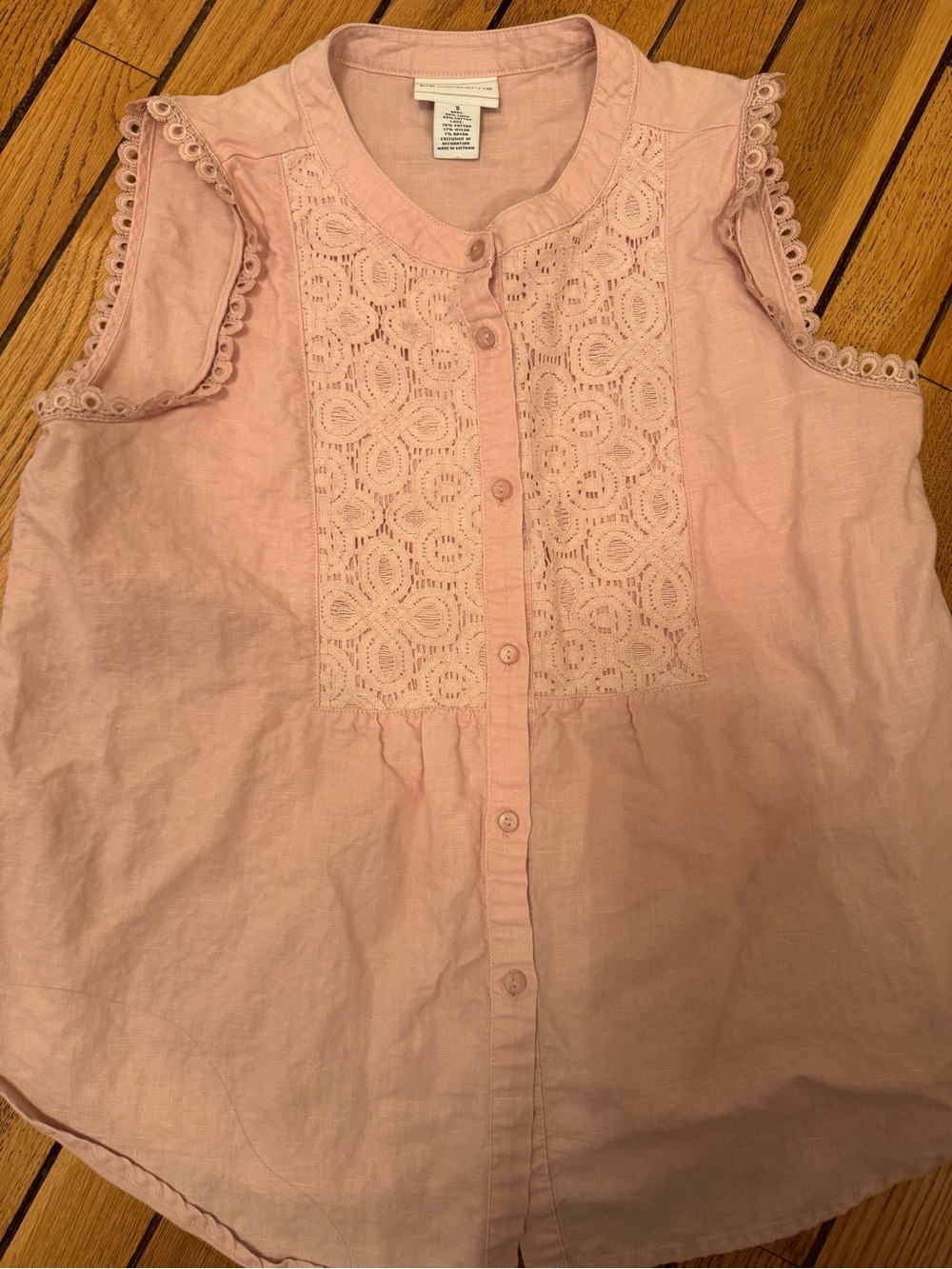 Liz Claiborne Light Pink Eyelet-Front Sleeveless Blouse - Picture 2 of 5